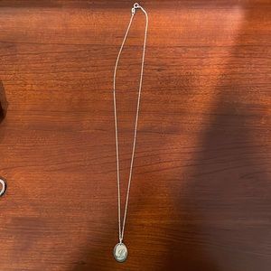 “L” pendant nacklace